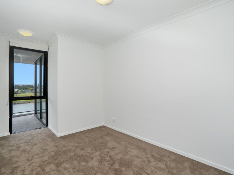 Photo - 1305/1 Grant Avenue, Hope Island QLD 4212 - Image 10