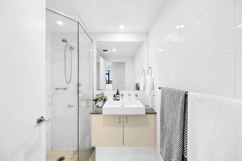 Photo - 1305/21 Cadigal Avenue, Pyrmont NSW 2009 - Image 9