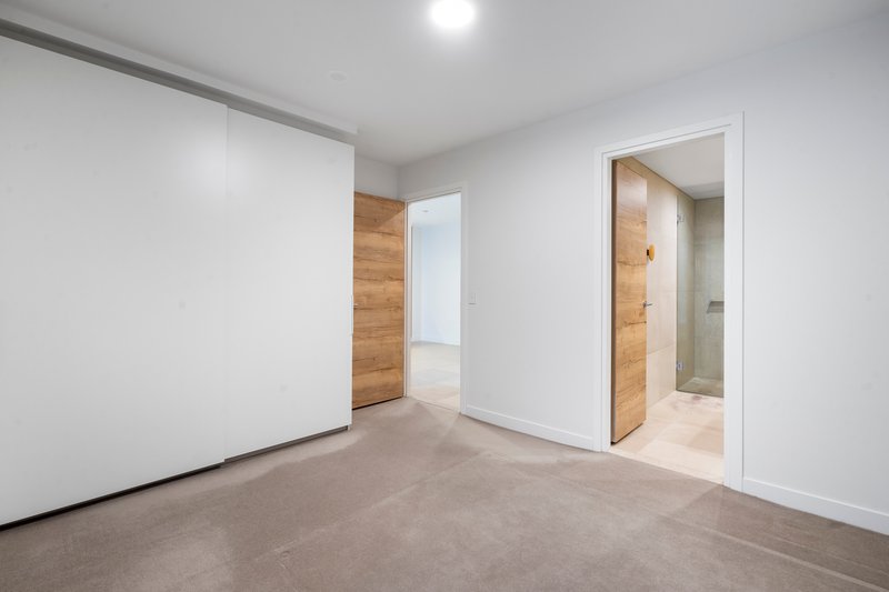 Photo - 1306/12 Queens Road, Melbourne VIC 3004 - Image 7