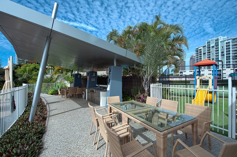 Photo - 1306/18 Fern Street, Surfers Paradise QLD 4217 - Image 11