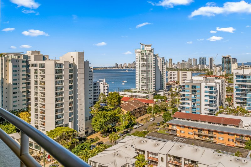 Photo - 1306/360 Marine Parade, Labrador QLD 4215 - Image 4