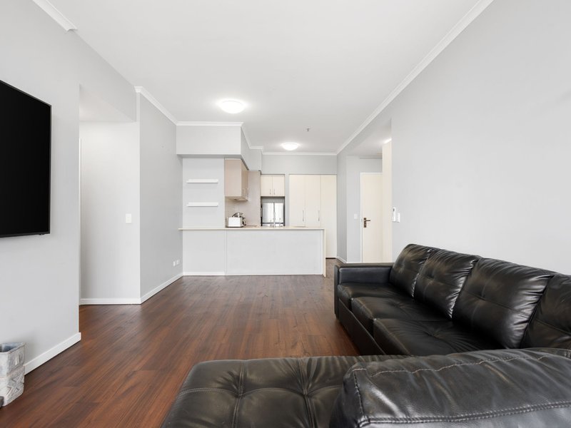 Photo - 1307/11 Ellenborough Street, Woodend QLD 4305 - Image 9