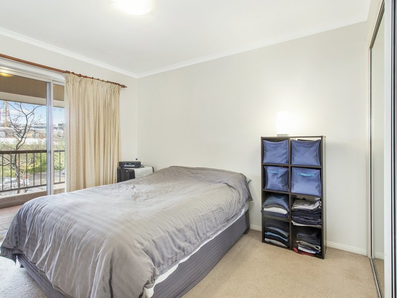 Photo - 130/72 Wentworth Avenue, Kingston ACT 2604 - Image 6