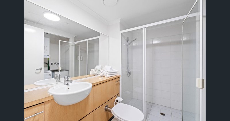 Photo - 1307/79 Albert Street, Brisbane City QLD 4000 - Image 3