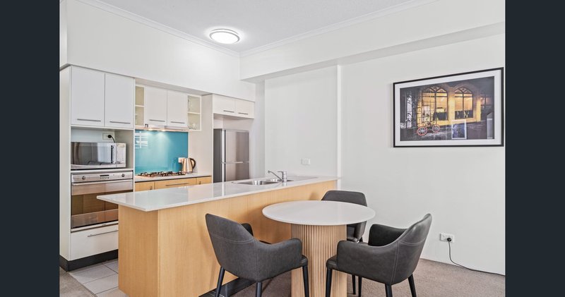 Photo - 1307/79 Albert Street, Brisbane City QLD 4000 - Image 4