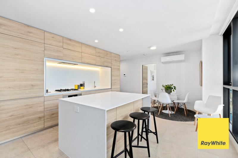 Photo - 1308/12 Queens Road, Melbourne VIC 3004 - Image 2