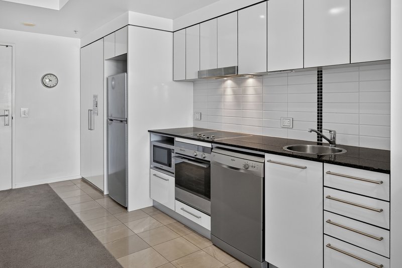Photo - 1308/22 Surf Parade, Broadbeach QLD 4218 - Image 12