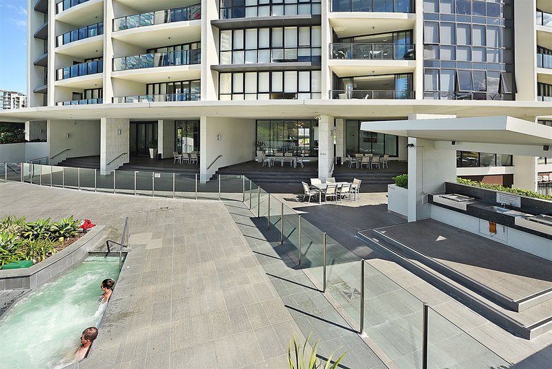 Photo - 1309/22 Surf Parade, Broadbeach QLD 4218 - Image 13