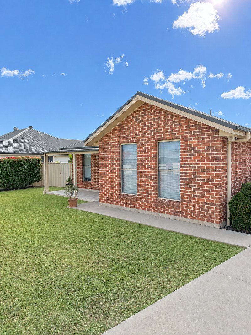 Photo - 1/31-33 Glenelg Street, Raymond Terrace NSW 2324 - Image 1