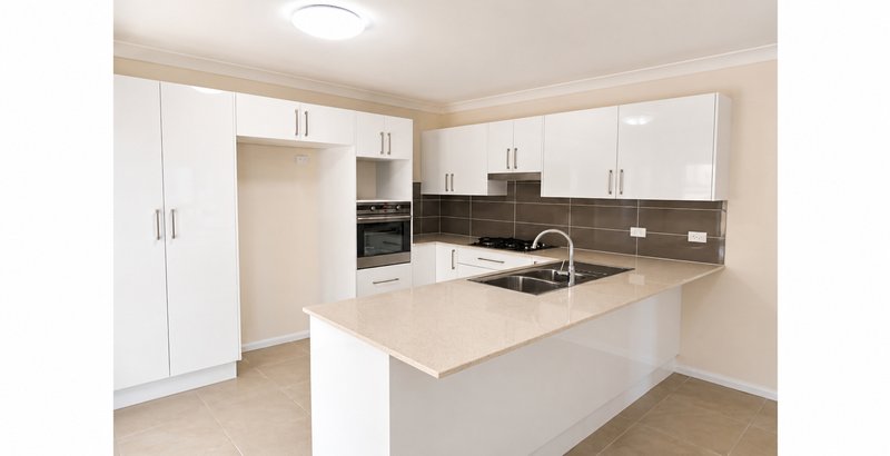 Photo - 1/31-33 Glenelg Street, Raymond Terrace NSW 2324 - Image 3