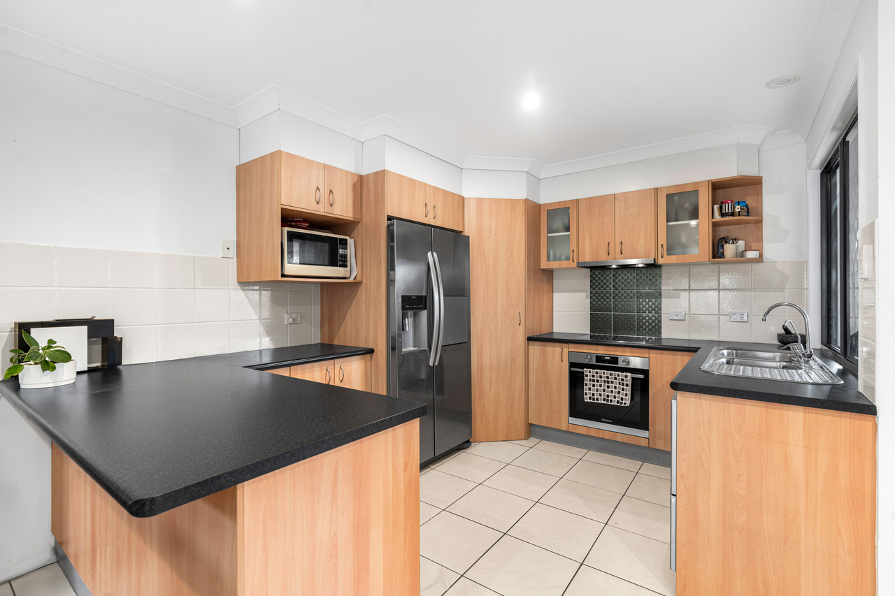 1 31 BIRDWOOD ROAD, CARINA HEIGHTS QLD 4152 - Image 5