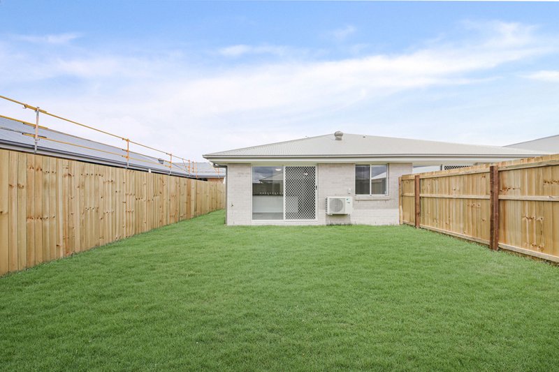 Photo - 1/31 Bly Street, Logan Reserve QLD 4133 - Image 10