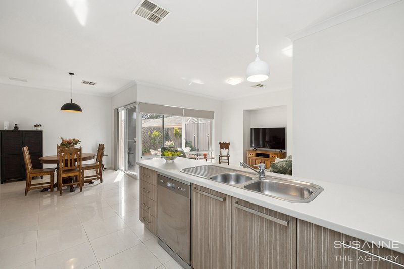 Photo - 1/31 Boonooloo Road, Kalamunda WA 6076 - Image 2