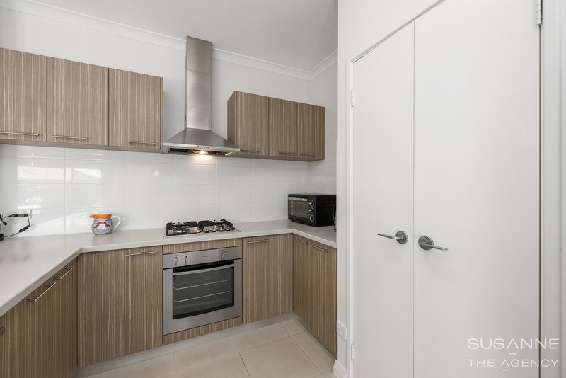 Photo - 1/31 Boonooloo Road, Kalamunda WA 6076 - Image 4