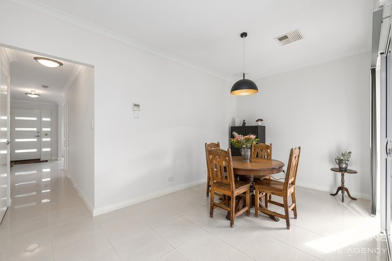 Photo - 1/31 Boonooloo Road, Kalamunda WA 6076 - Image 25