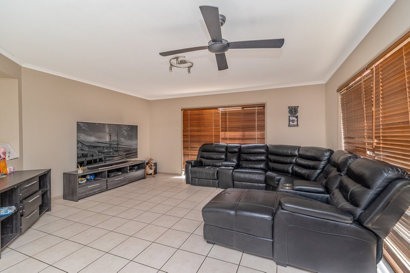 Photo - 131 Brooklands Drive, Beaudesert QLD 4285 - Image 3