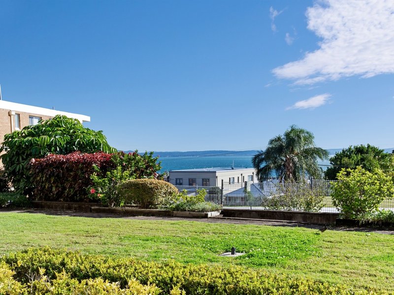 Photo - 13/1 Donald Street, Nelson Bay NSW 2315 - Image 4