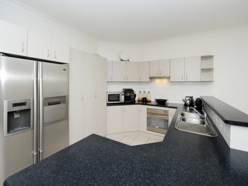 Photo - 131 Emmadale Drive, New Auckland QLD 4680 - Image 13