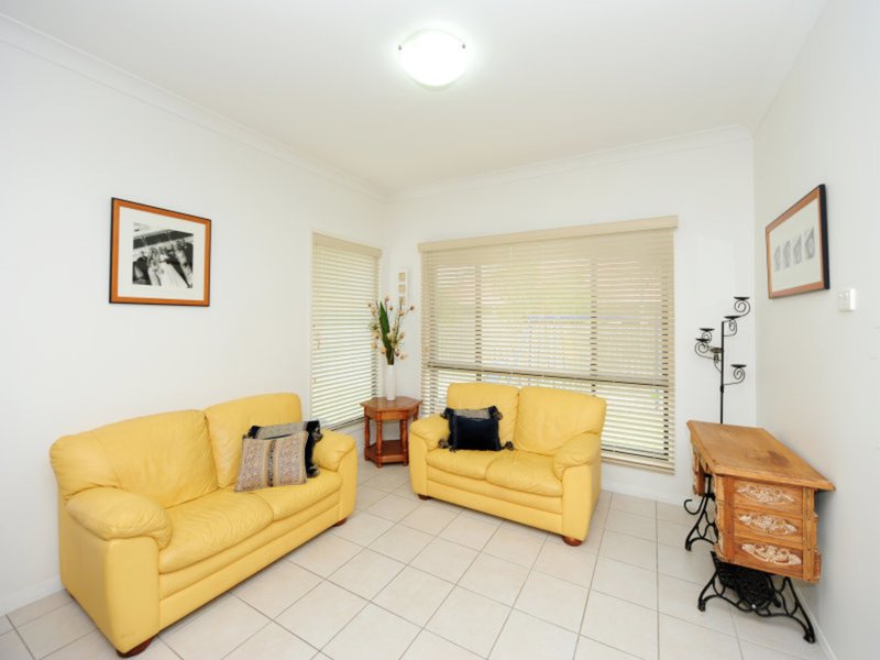 Photo - 131 Emmadale Drive, New Auckland QLD 4680 - Image 14