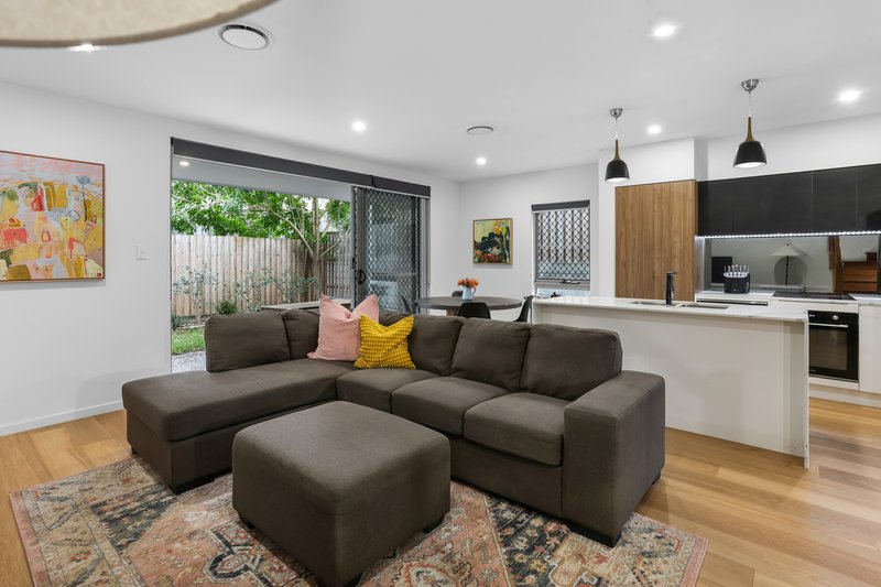 Photo - 1/31 Griffith Place, Seven Hills QLD 4170 - Image 1