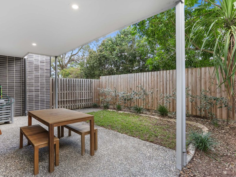 Photo - 1/31 Griffith Place, Seven Hills QLD 4170 - Image 9