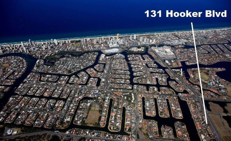 Photo - 131 Hooker Boulevard, Broadbeach Waters QLD 4218 - Image 3