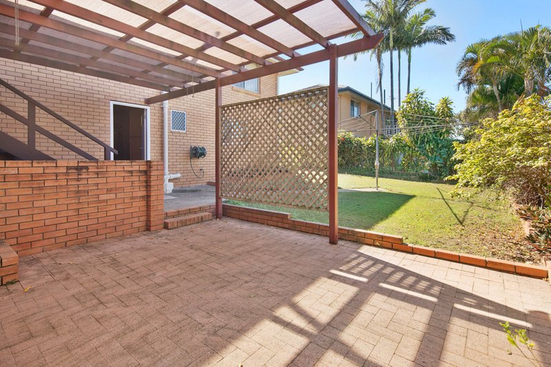 Photo - 131 Malabar Street, Wynnum West QLD 4178 - Image 11