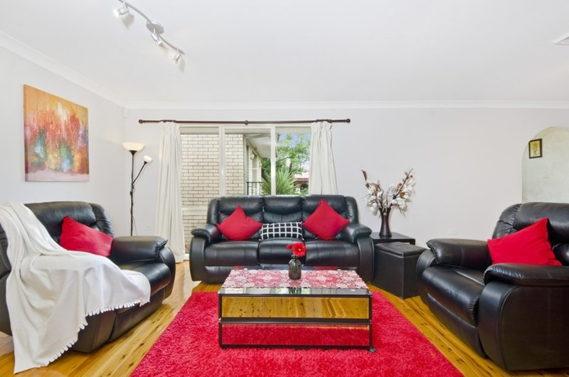 Photo - 131 Merindah Road, Baulkham Hills NSW 2153 - Image 4