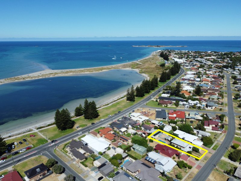 Photo - 131 Penguin Road, Safety Bay WA 6169 - Image 4