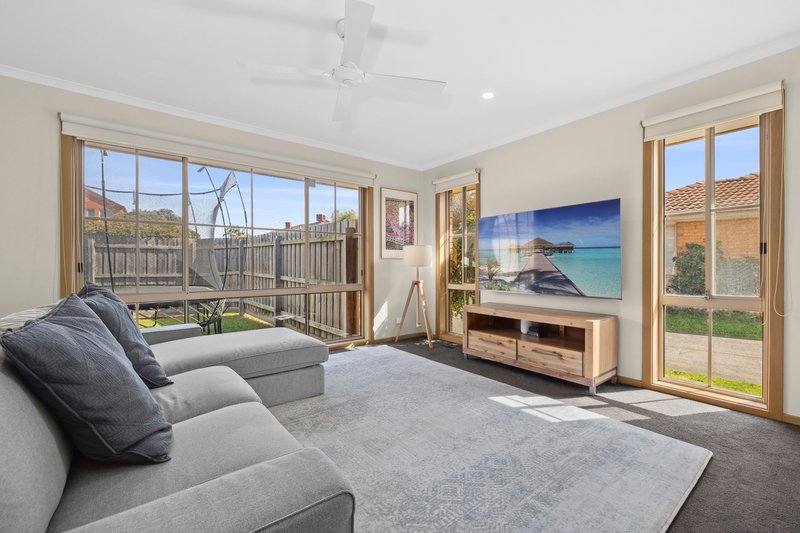 Photo - 1/31 Sandalwood Drive, Oakleigh South VIC 3167 - Image 2