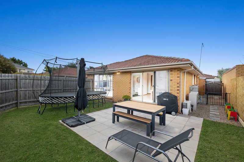 Photo - 1/31 Sandalwood Drive, Oakleigh South VIC 3167 - Image 10