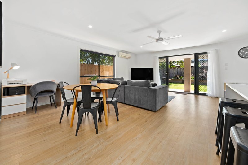 Photo - 13/1 Santa Isobel Boulevard, Pacific Pines QLD 4211 - Image 3