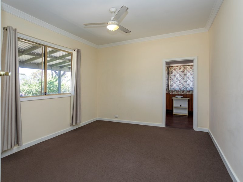 Photo - 131 Sevenoaks Street, Cannington WA 6107 - Image 4