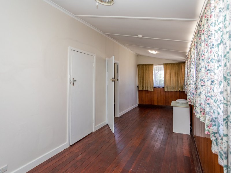 Photo - 131 Sevenoaks Street, Cannington WA 6107 - Image 6