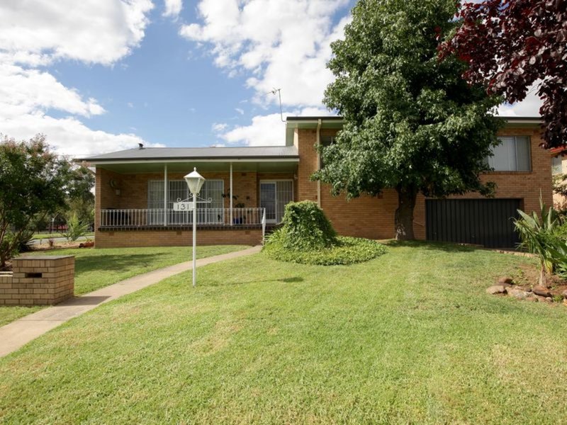 131 Simkin Crescent, Kooringal NSW 2650