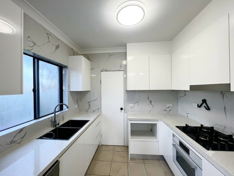 Photo - 1/31 Webb Street, North Parramatta NSW 2151 - Image 2