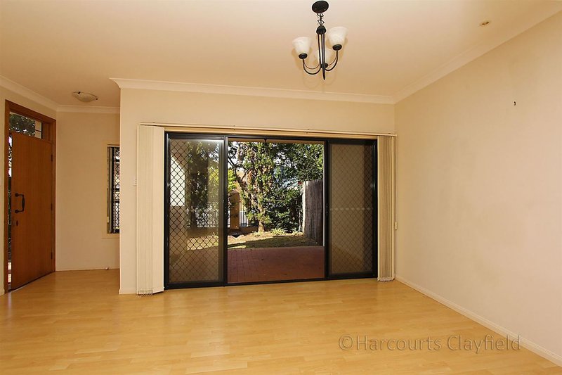 Photo - 1/31 Willmington Street, Wooloowin QLD 4030 - Image 4