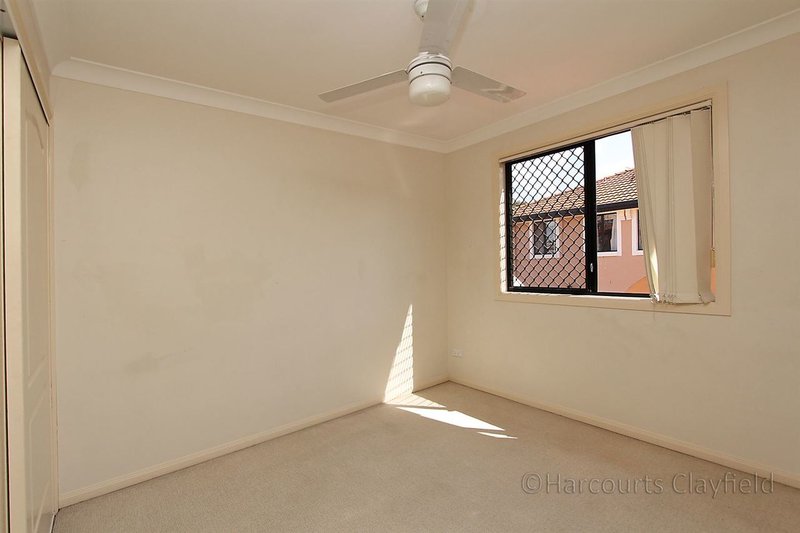 Photo - 1/31 Willmington Street, Wooloowin QLD 4030 - Image 11