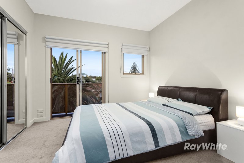 Photo - 13/101-103 Orrong Crescent, Caulfield North VIC 3161 - Image 6