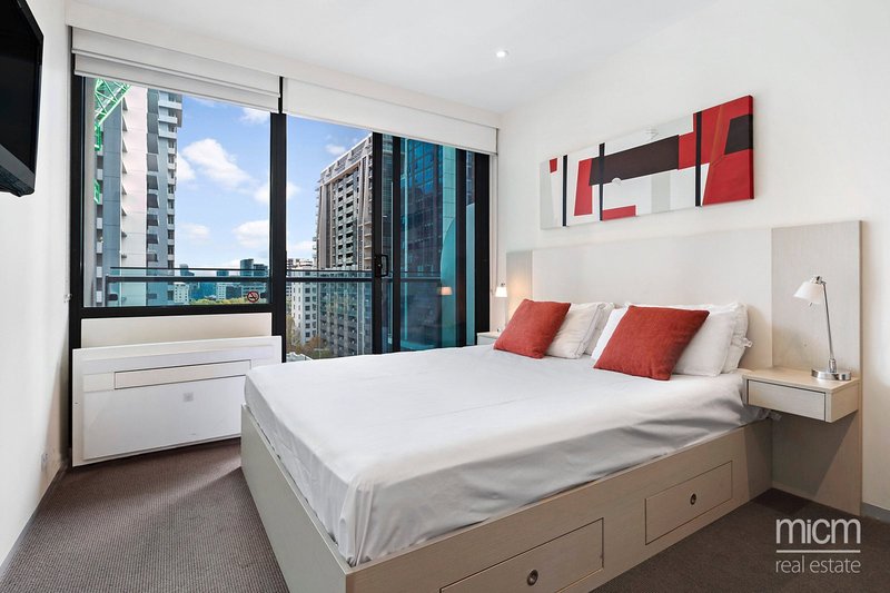 Photo - 1310/181 A’Beckett Street, Melbourne VIC 3000 - Image 2