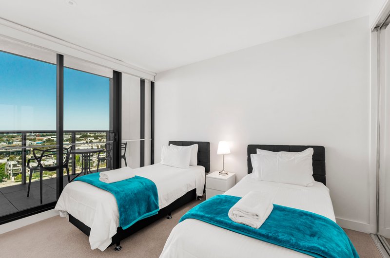 Photo - 1310/915 Collins Street, Docklands VIC 3008 - Image 3