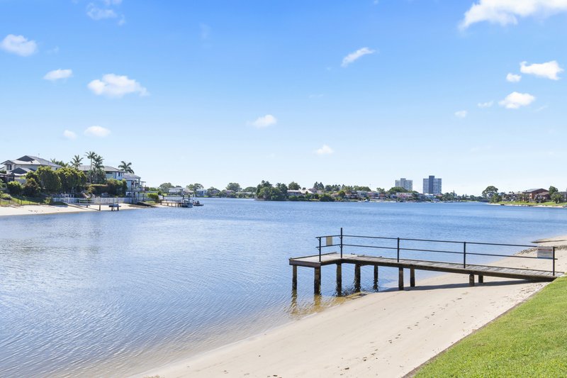 Photo - 13/111 Markeri Street, Mermaid Waters QLD 4218 - Image 11