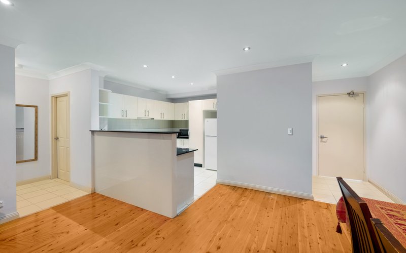 Photo - 13/12-14 Gladstone Avenue, Wollongong NSW 2500 - Image 3