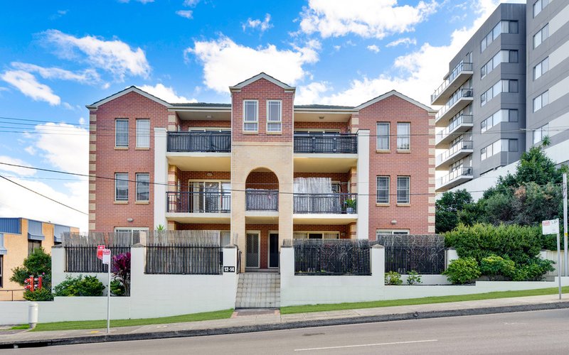 Photo - 13/12-14 Gladstone Avenue, Wollongong NSW 2500 - Image 10