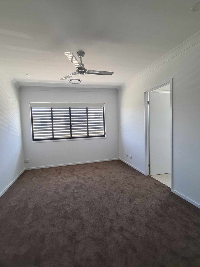 Photo - 13/12 Luther James Close, Doolandella QLD 4077 - Image 3