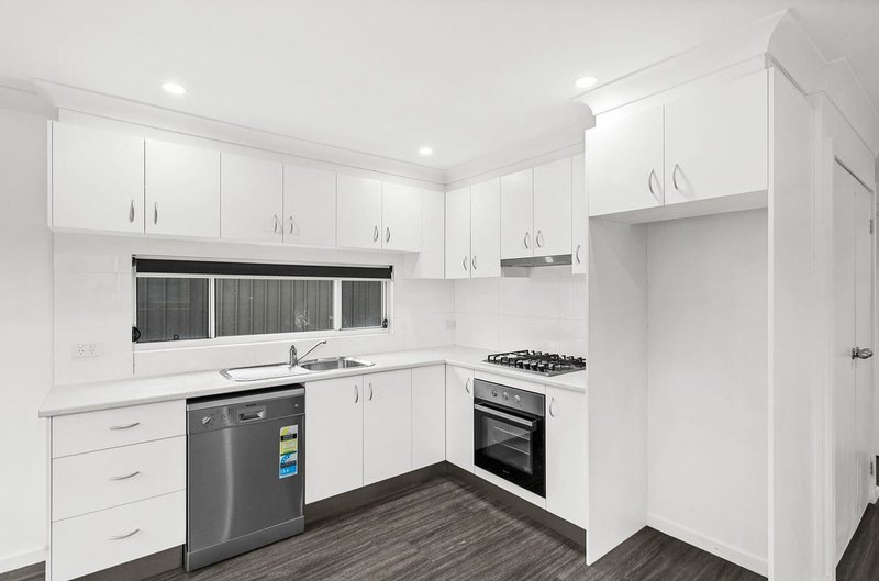 Photo - 1/313 Reddall Parade, Mount Warrigal NSW 2528 - Image 3