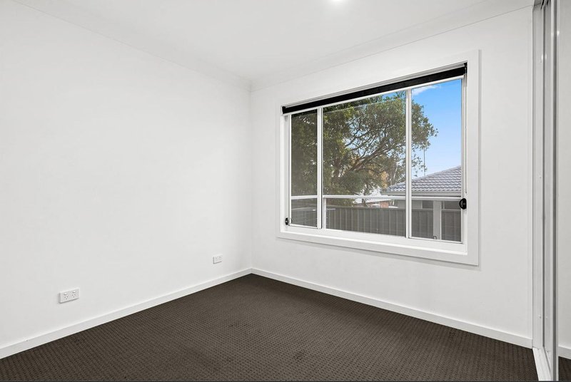 Photo - 1/313 Reddall Parade, Mount Warrigal NSW 2528 - Image 5