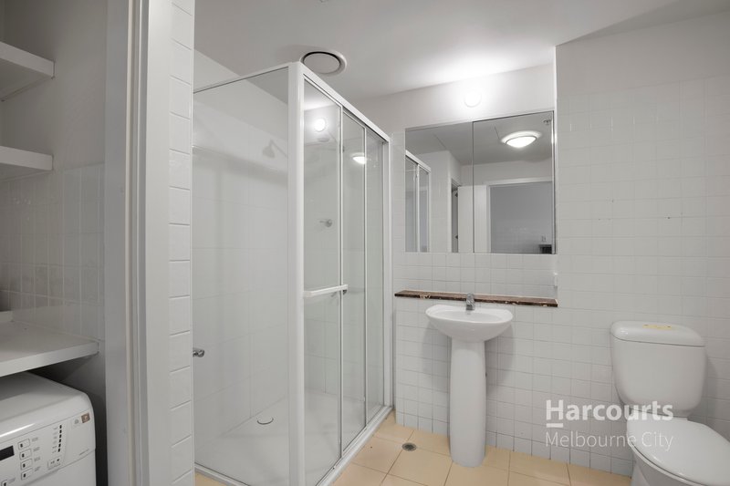 Photo - 1313/250 Elizabeth Street, Melbourne VIC 3000 - Image 4