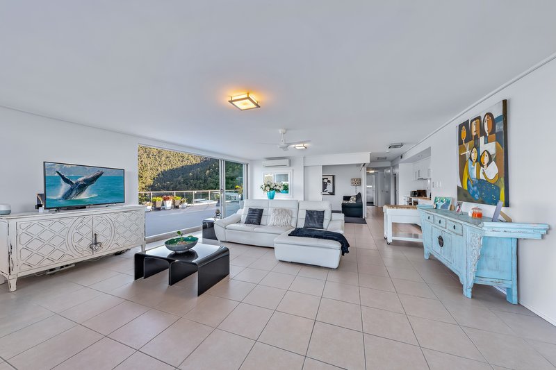 Photo - 13&13a/18 Seaview Drive, Airlie Beach QLD 4802 - Image 2