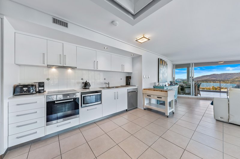 Photo - 13&13a/18 Seaview Drive, Airlie Beach QLD 4802 - Image 8